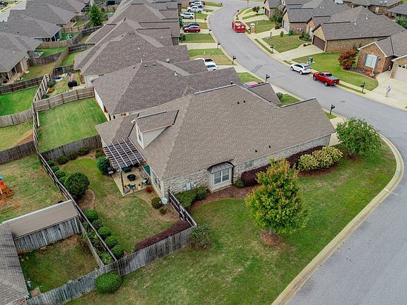 3rd image of 541 Shelby Cir