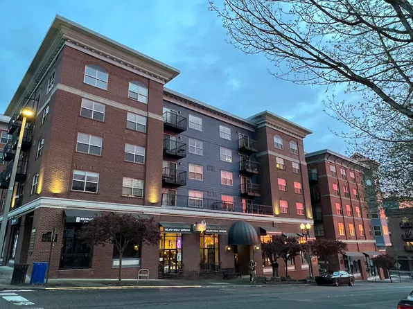 960 Harris Ave Unit 302, Bellingham, WA 98225