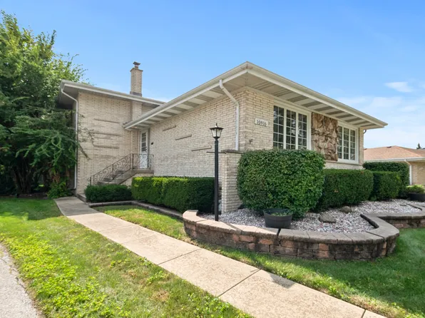10816 Leclaire Ave, Oak Lawn, IL 60453