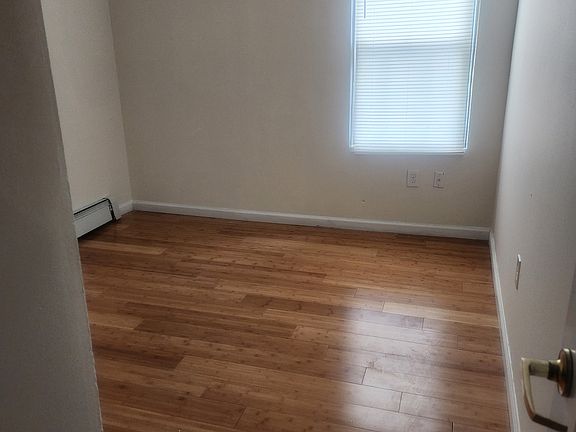 3rd image of 3952 Hill Ave #1