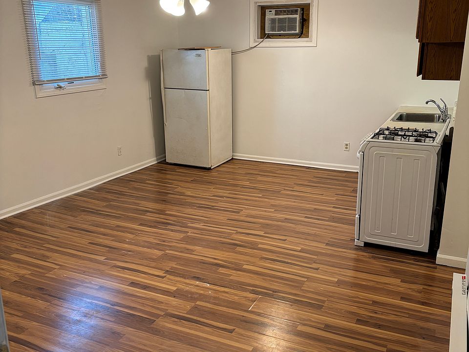 1st image of 322 Calkins Ave SE #1