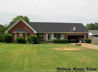 71 Chamberlain Dr, Humboldt, TN 38343