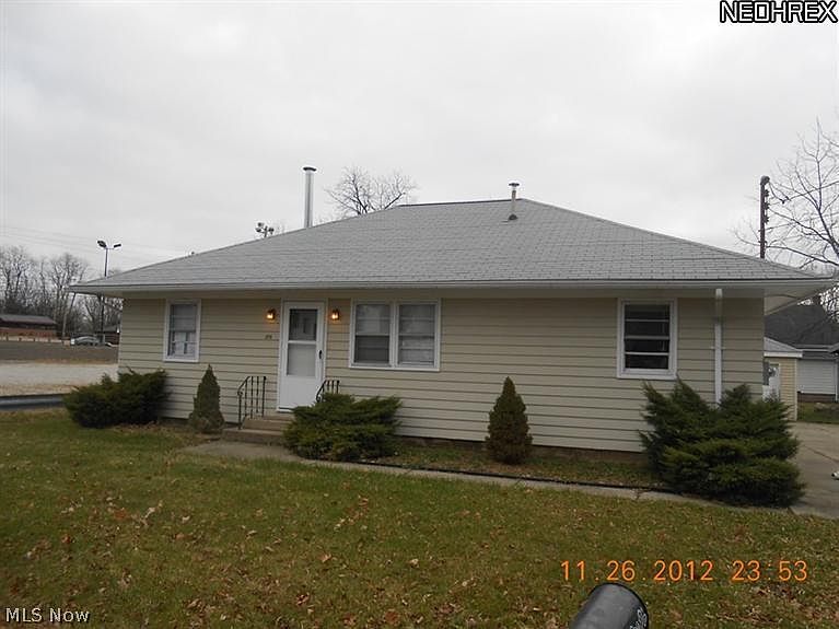 1st image of 379 Louise St