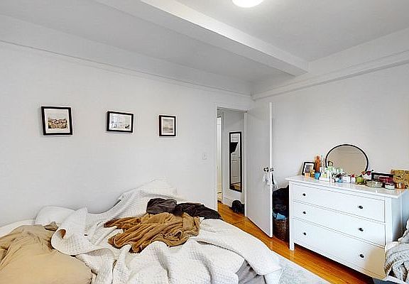 5th image of 50 W 72nd St #101112