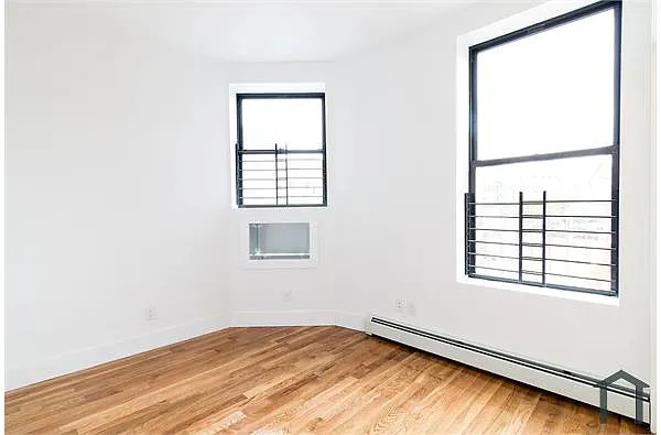 Building Photo - 579 E 168th St #3