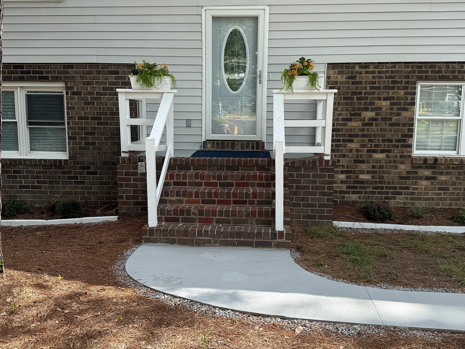 4 bed, 1976 sqft, $2,600 — Photo 1