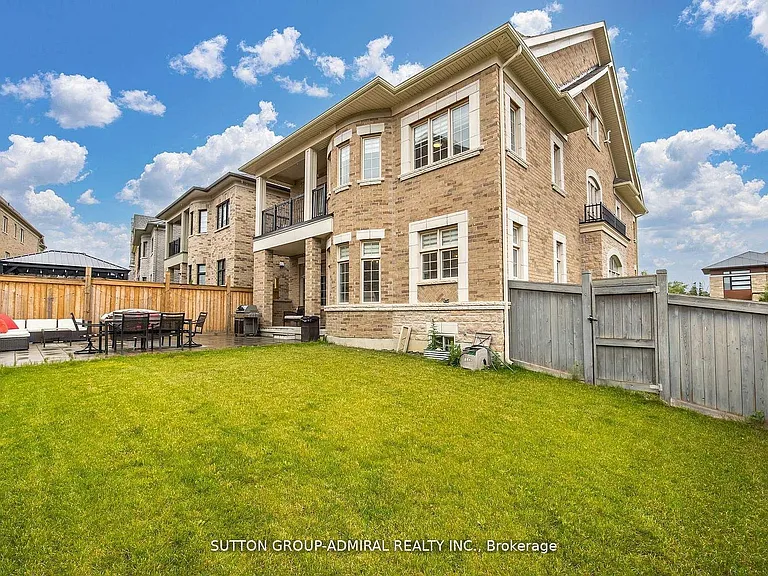 36 Hurst Ave — Photo 3