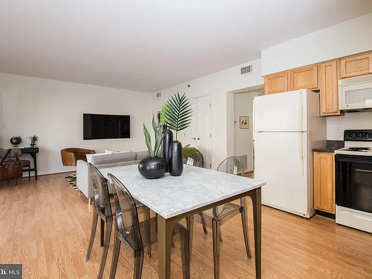 1030 N 2nd St #203 — Photo 10