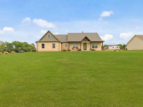 928 Azalea Dr, Franklin, TX 77856