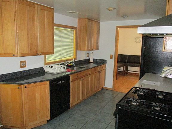 4th image of 10058 N Meadow Ln
