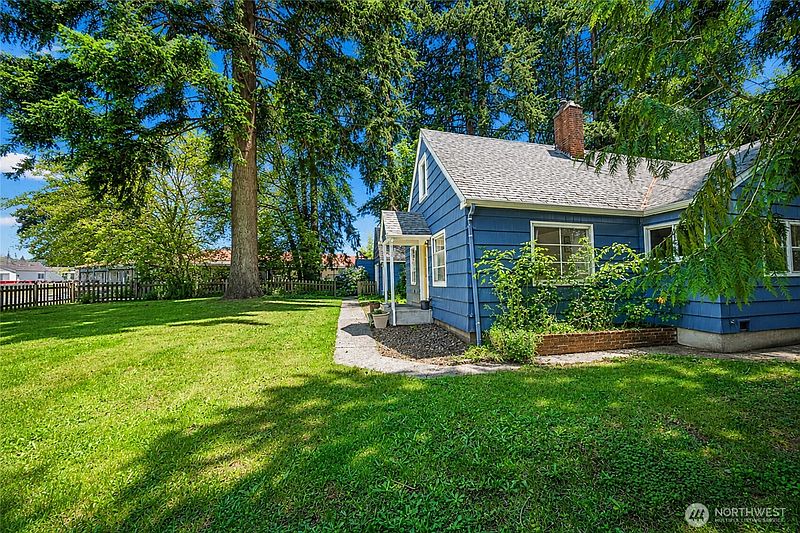 4th image of 232 Lark Street SW