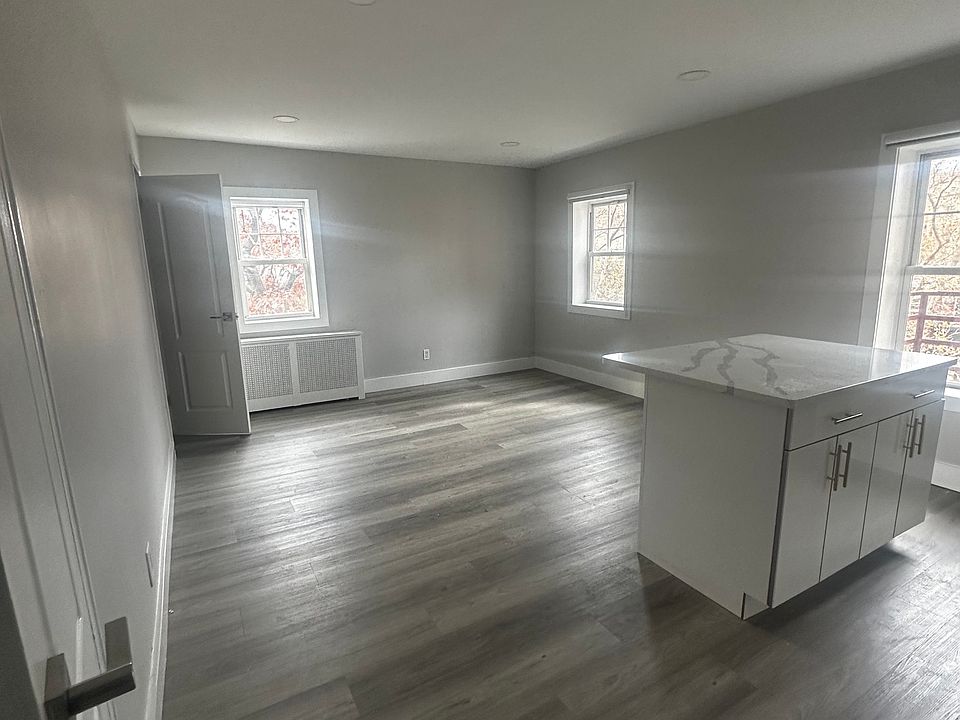 1st image of 7312 Boulevard East #1