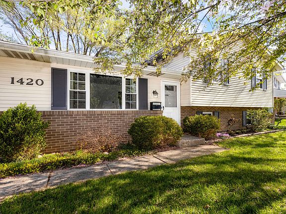 3rd image of 1420 Hempwood Dr