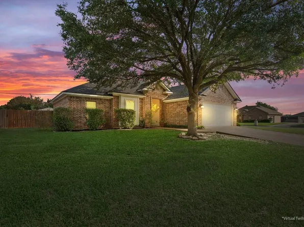 10285 Peony Ln, Waco, TX 76708