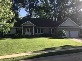 2 Deer Run, Moline, IL 61265