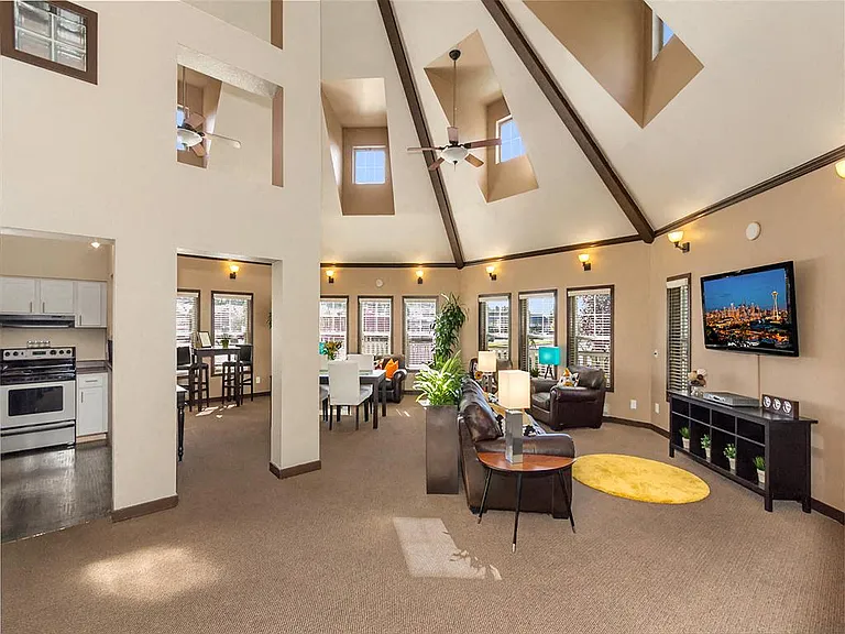 Madison Park Apartments — Photo 3