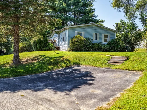 12 Birch Lane, Bloomingburg, NY 12721