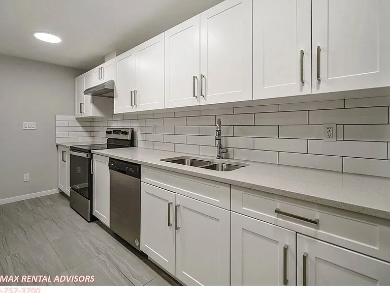 9495 229th St NW #BASEMENT — Photo 2