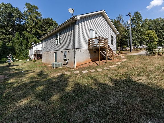 4th image of 814 King Arthur Dr