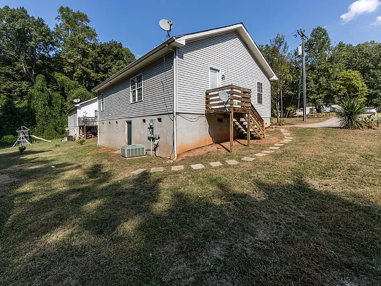 814 King Arthur Dr — Photo 4