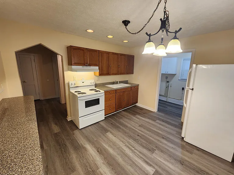 1726 Sonne Ave — Photo 6