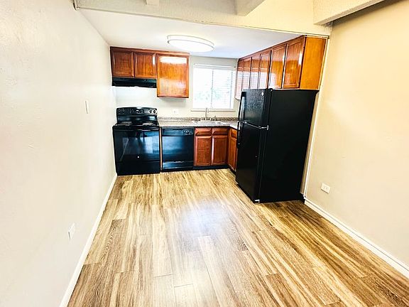 2nd image of 3600 S Bannock St #1B-1Ba-680Sqft