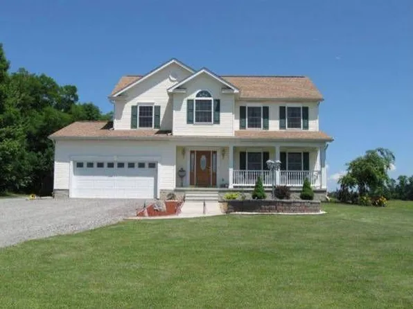 964 W Campus Ave, Hollsopple, PA 15935