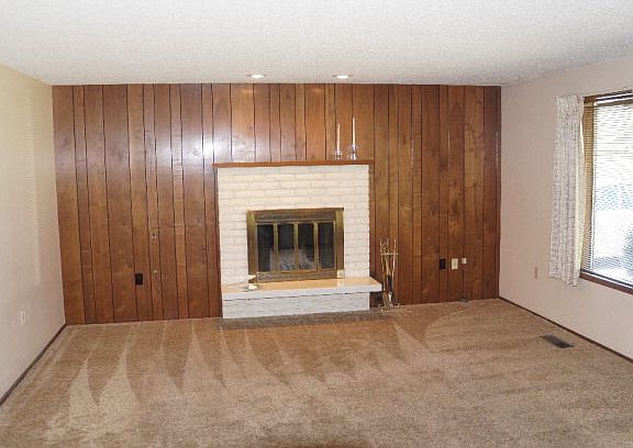 2nd image of 215 Assumption Dr