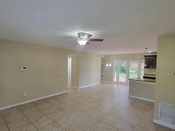5th image of 6404 Julie St