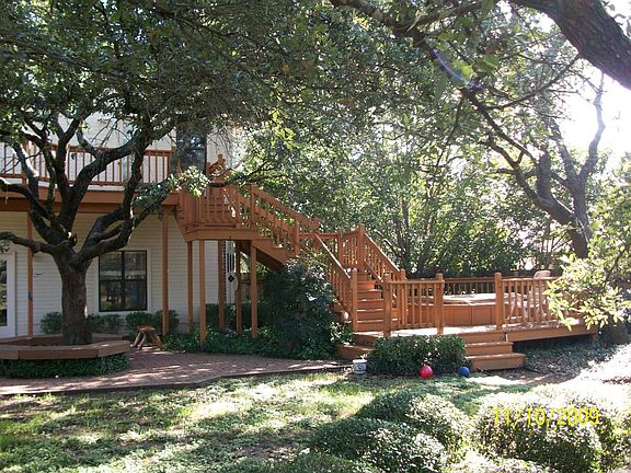 Deck and hot tub area