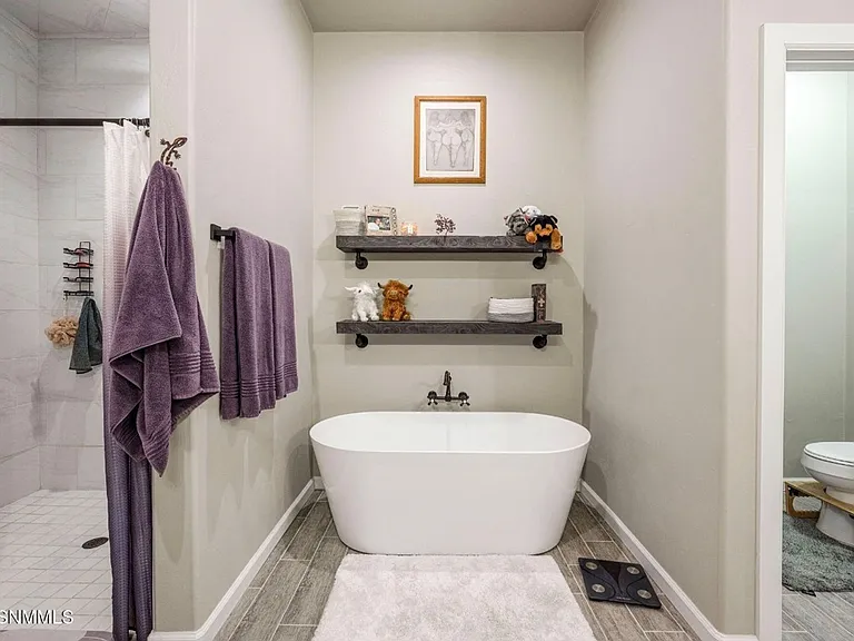 2641 E Springs Rd — Photo 13