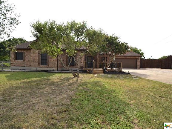 2nd image of 202 Carriage Oaks Dr