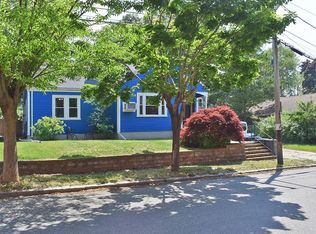 124 Edgehill Rd, Providence, RI 02906