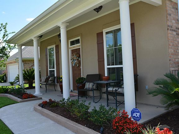 2nd image of 305 N Lakepointe Dr