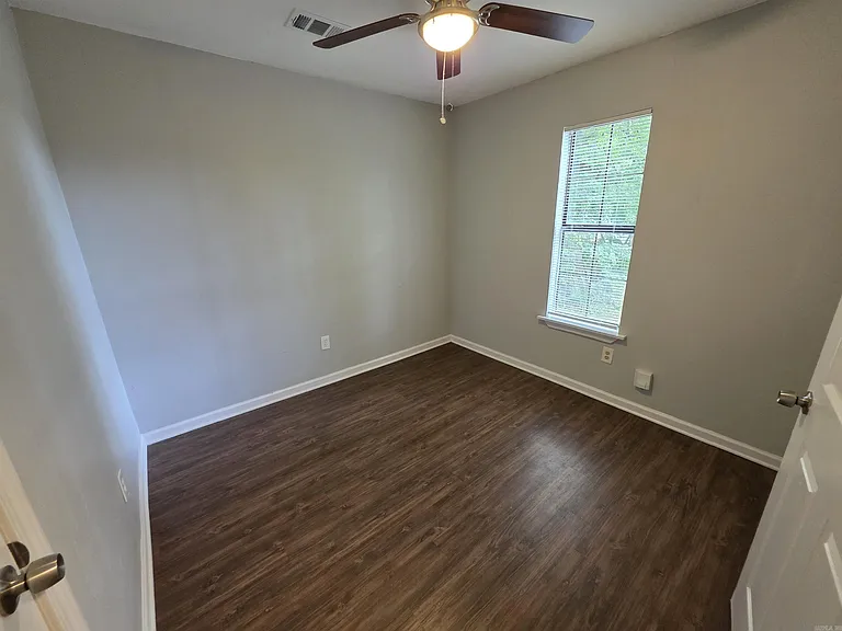 1104 S Park St — Photo 12