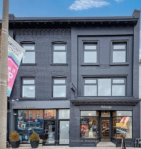 2579 Yonge St #202 Photo 1