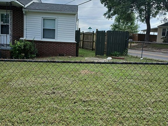 2nd image of 3602 Rose Dr #1