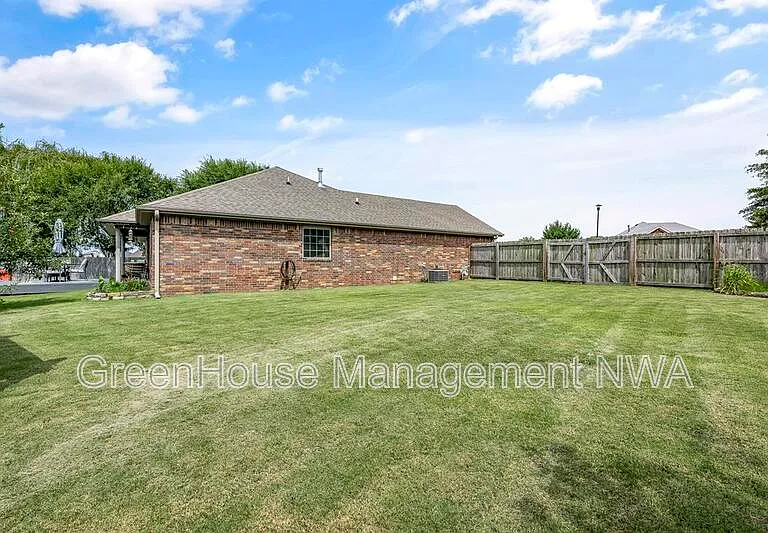 307 Blair Cir — Photo 25