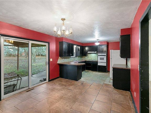 4th image of 23720 Woodruff Cir