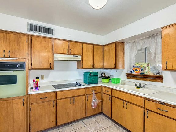 5th image of 4435 W Euclid Ave