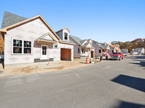 40 Ivy Hill Road, Waterford, CT 06385