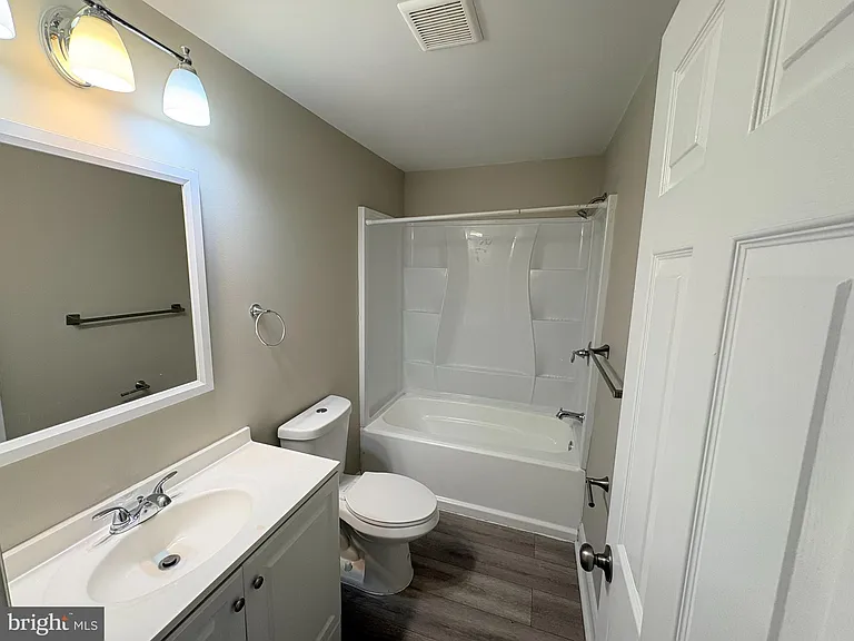 806 High St — Photo 6
