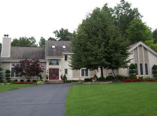 9887 Boulder Ct, Springfield Township, MI