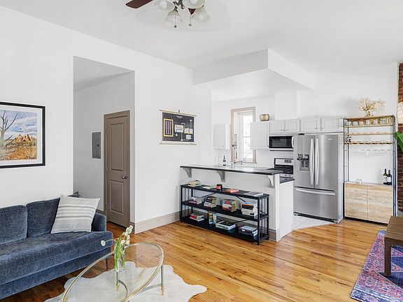 5th image of 814 24th St #1