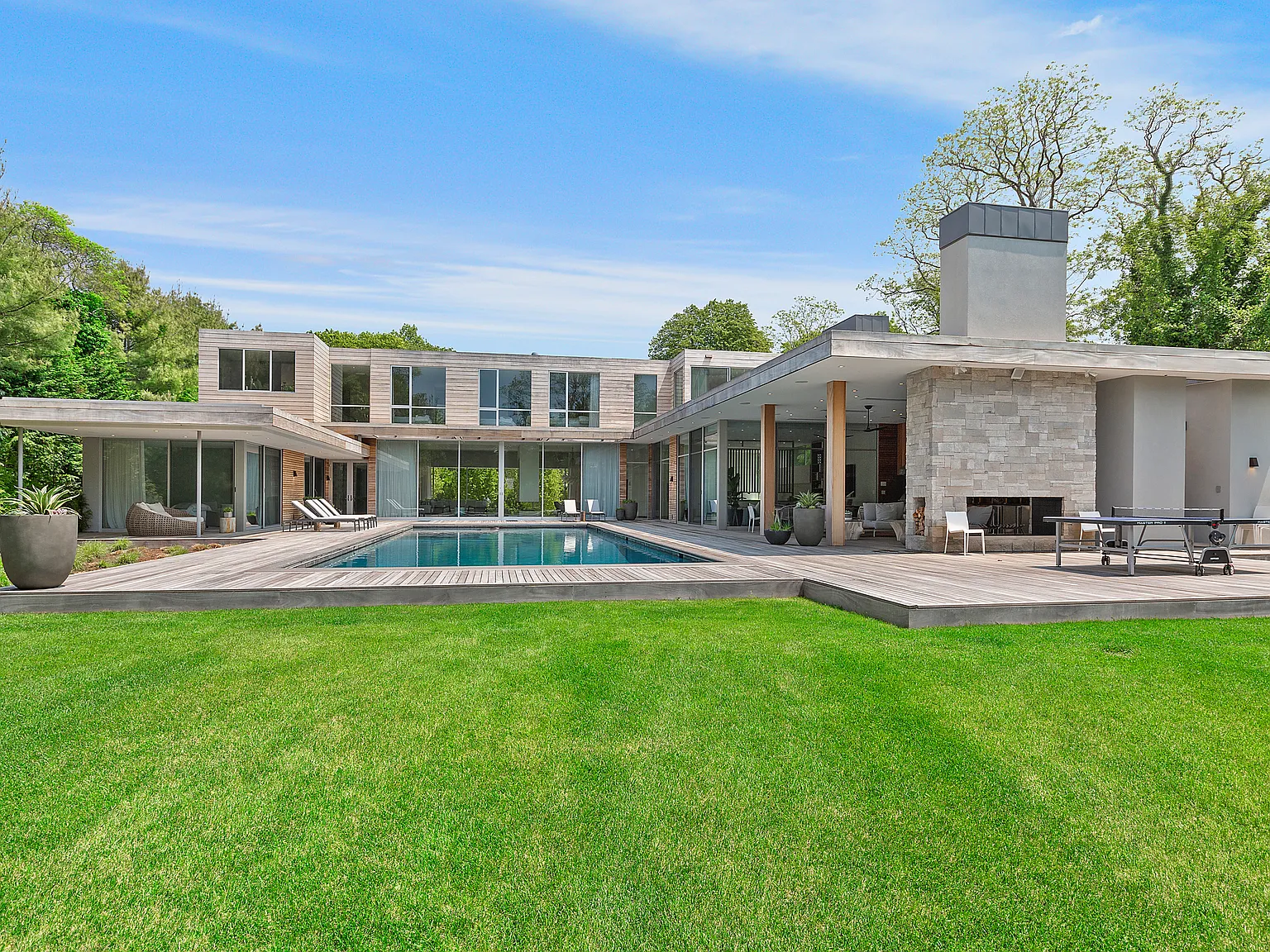 A Modern Resort Estate in the Amagansett Lanes — Photo 2