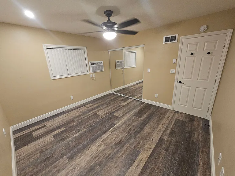 1403 Hermes Ave #C — Photo 11