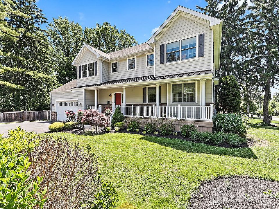 1st image of 87 Leavitt Ln