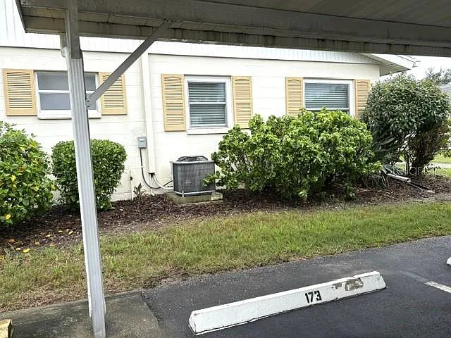 2202 Clubhouse Dr — Photo 4