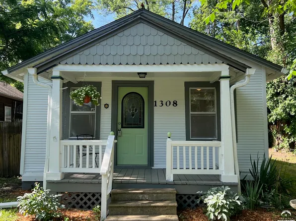 1308 Oak Hill Ave, Lawrence, KS 66044