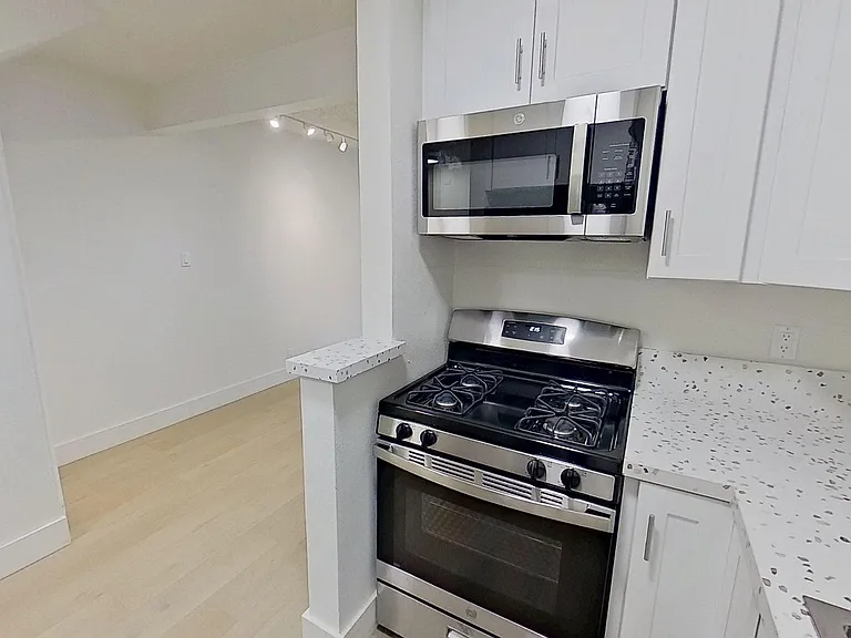 437-443 W Valencia Dr — Photo 11